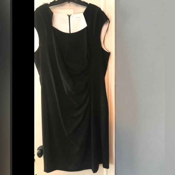 18W Calvin Klein black dresses. Rouched front, worn one. Like new - Picture 2 of 5